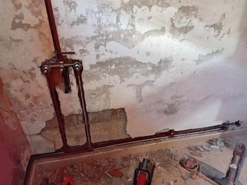 Instalación de cañerías para ducha